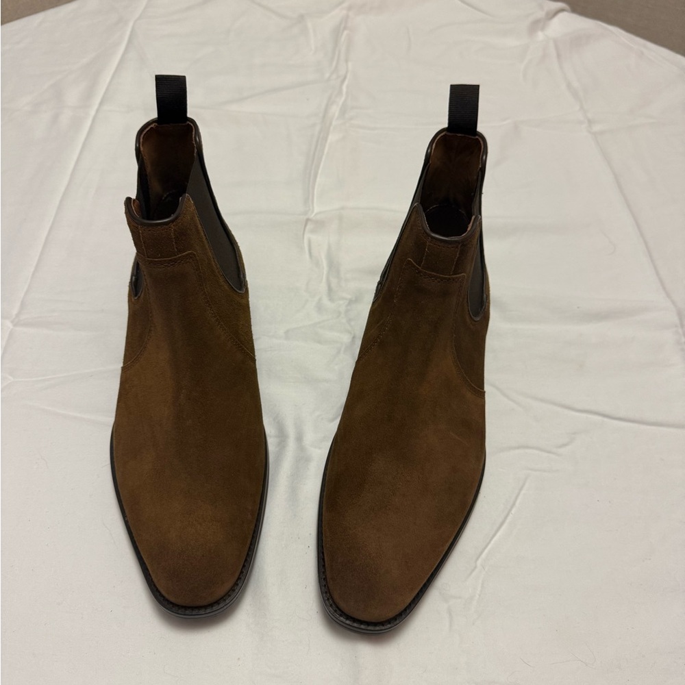 Men's Johnston and Murphy Brown Suede Chelsea Boots. Never worn.